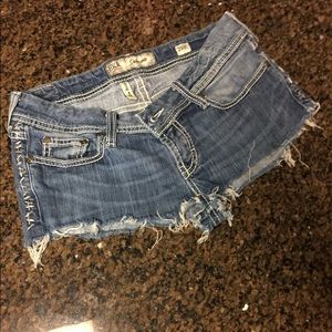 BKE Sabrina cut off denim shorts, very cute